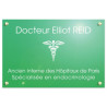 Plaque en plexiglas vert avec texte blanc