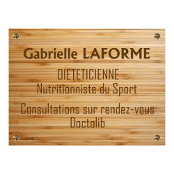 Plaque en bois mdf essence bambou avec texte brun percée avec vis